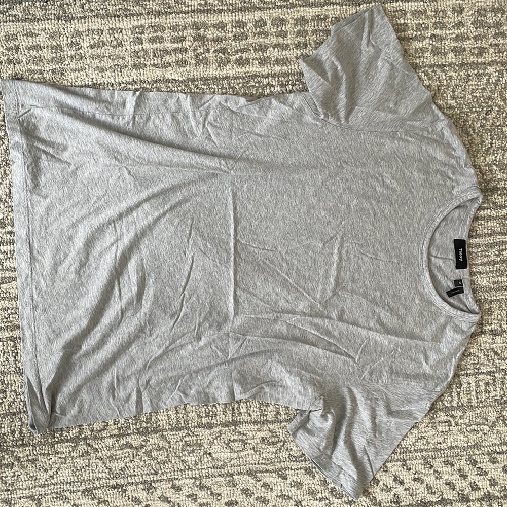 Theory T-Shirt Mens size medium worn 1 time